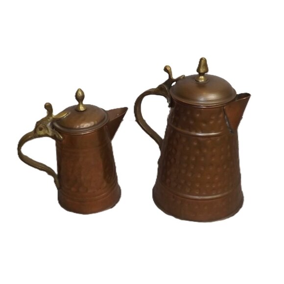 VTG HAMMERED COPPER BRASS HANDLE COFFEE TEA POTS  Lot of 2  7" and 9" - Picture 1 of 9